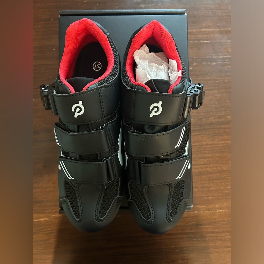 Women’s Peloton Cycling Shoes Size 37/6 BNIB